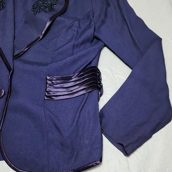 R.J. & Co. Blazer - Picture 3 of 13